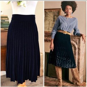 NWOT Sezane navy velvet pleated high waist skirt